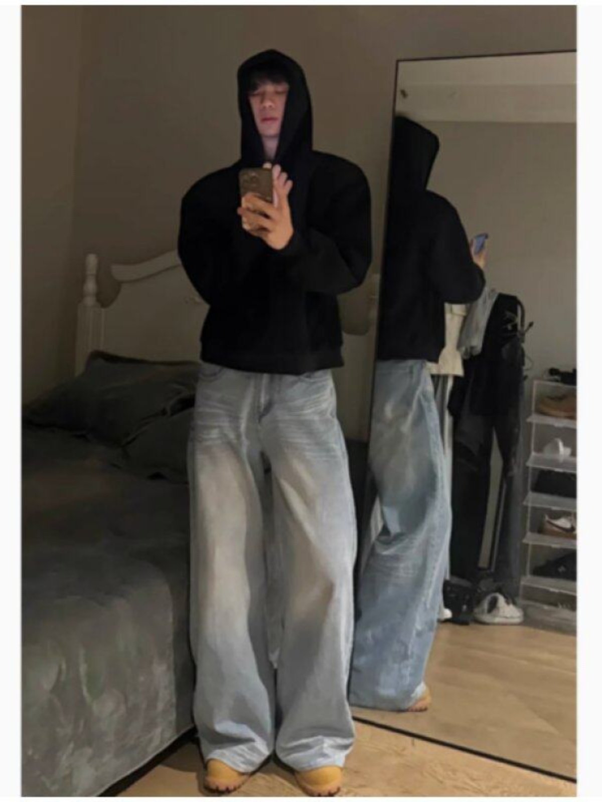 Light blue wide-leg jeans